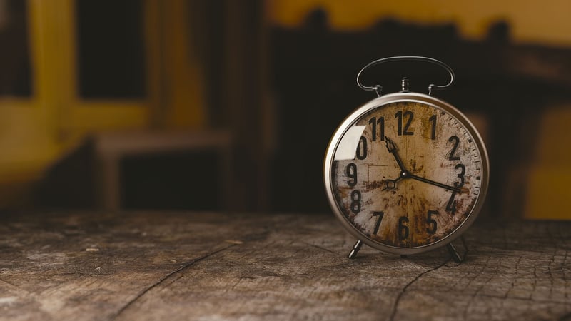 Clock with Time Slip